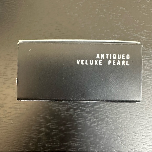 NWOT MAC ANTIQUED Veluxe Pearl Eyeshadow - Picture 2 of 3